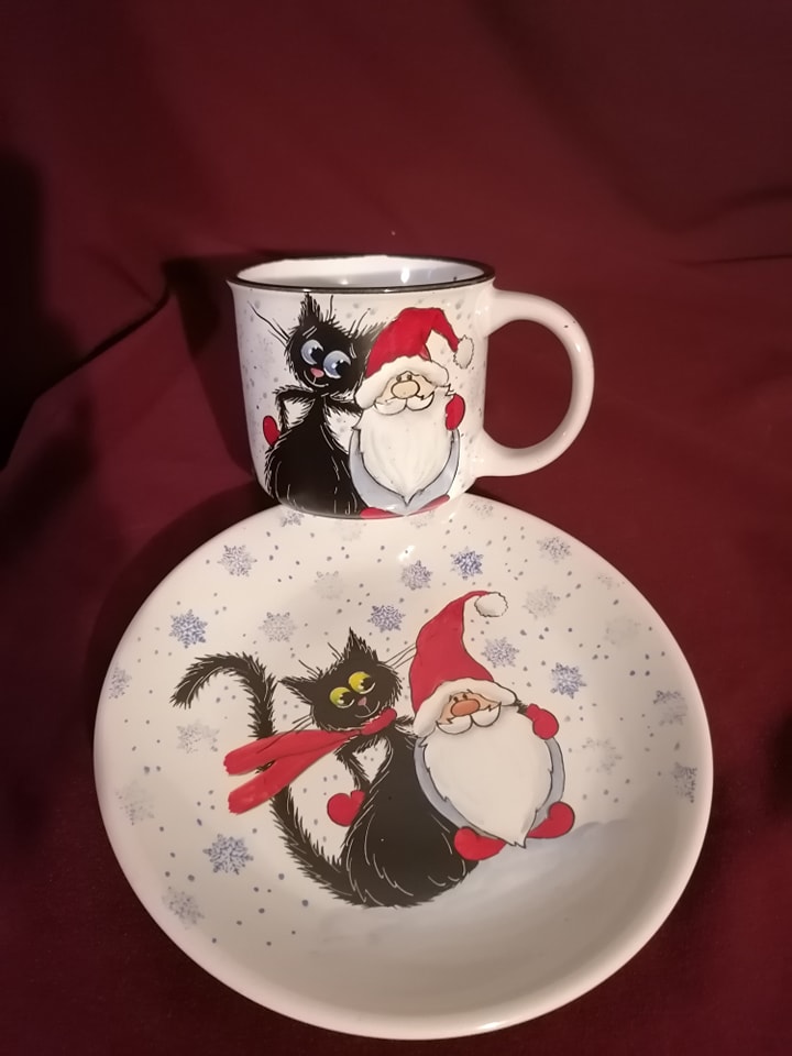 Macskás tányér és bögre kézzel festett porcelán ajándék
